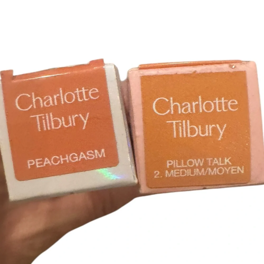 Charlotte Tilbury Beauty Light Wands in Peachgasm and Pillow Talk